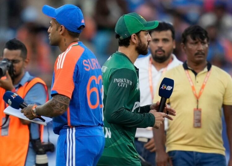 ক্রিকেট ম্যাচে ভারতের ‘অভদ্রতা’পাকিস্তানের প্রতিবাদ