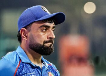 বাংলাদেশের বিপক্ষে হার মানতে পারছেন না রশিদ খান