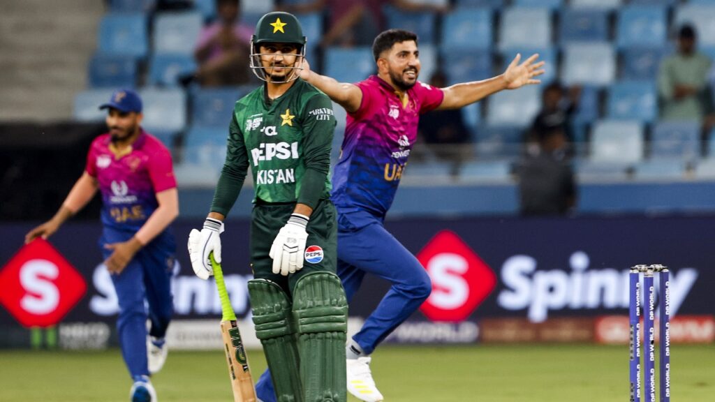 টানা ৩ ম্যাচে শূন্য রানে আউট হয়ে সাইমের অদ্ভুত রেকর্ড!