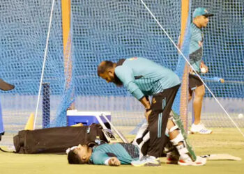 ভারতের বিপক্ষে ম্যাচের আগে অধিনায়কের চোট দুশ্চিন্তায় বাংলাদেশ