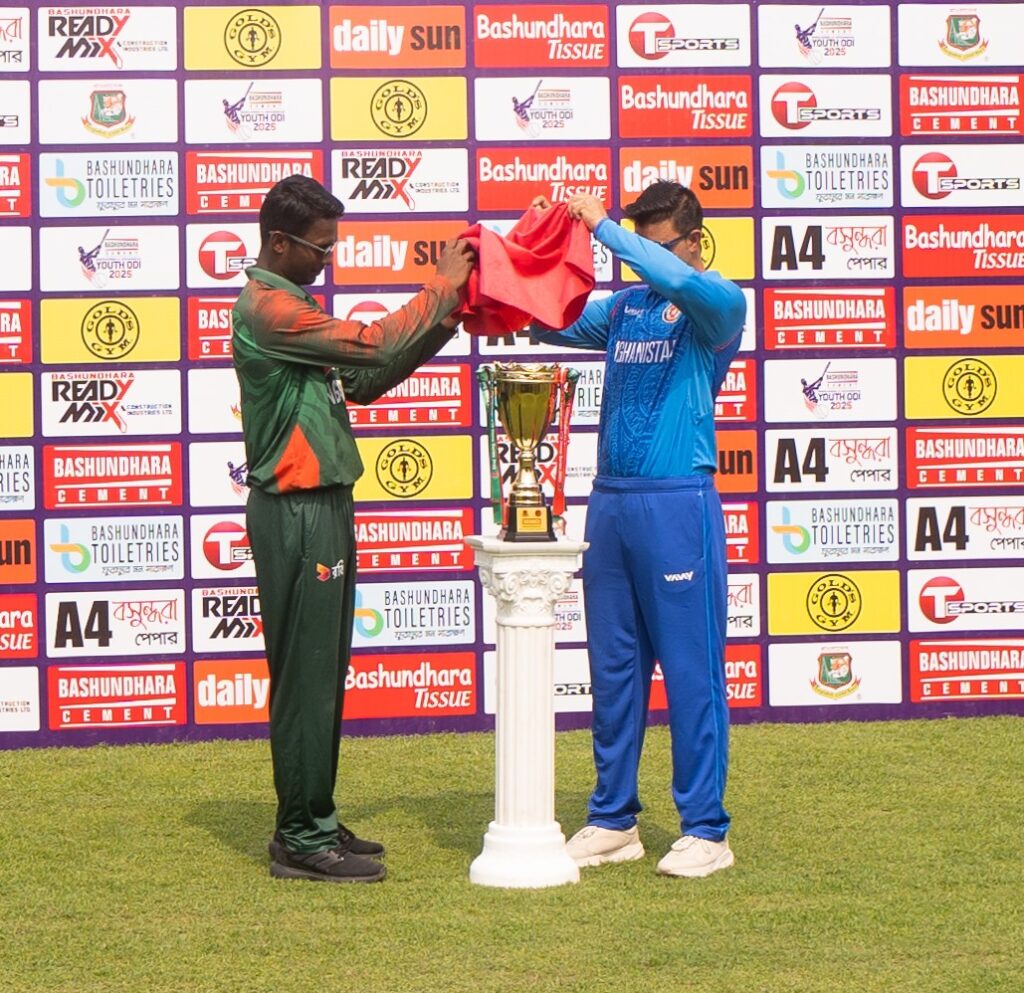 বাংলাদেশকে ২৬৬ রানের টার্গেট দিল আফগানরা