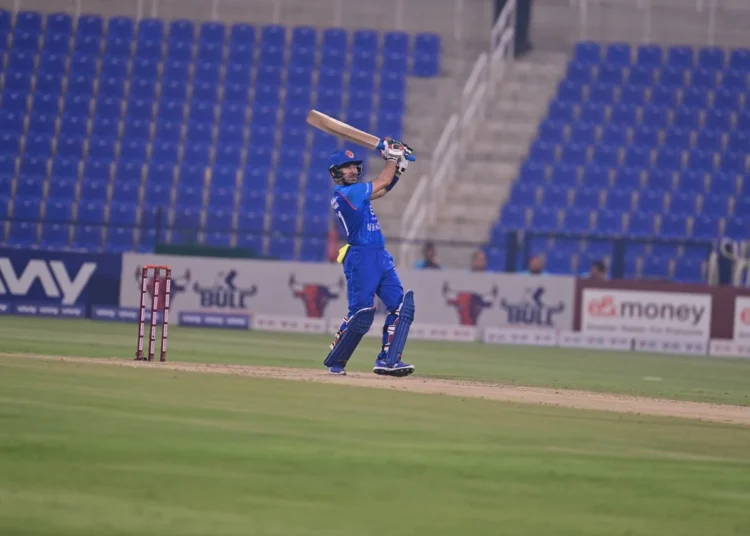 রহমানউল্লাহ গুরবাজের ছক্কা হাকানোর দৃশ