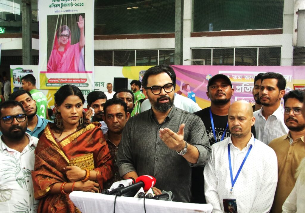 বিসিবির নির্বাচনে কাউন্সিলরদেরকে হুমকি দিয়েছেন ক্রীড়া উপদেষ্টা-আমিনুল হক