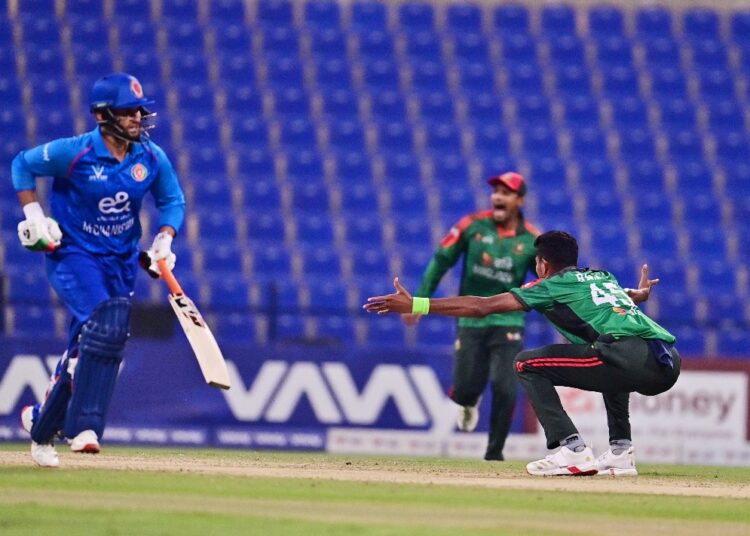 জাদরান-নবীর ব্যাটে রানের পাহাড়ে আফগানিস্তান