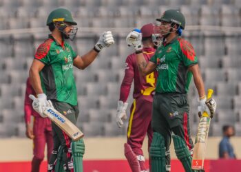 সৌম্য-সাইফের জোড়া ফিফটি