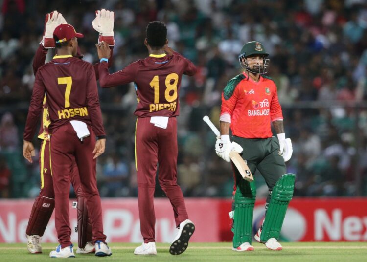 টি-২০তে হোয়াইটওয়াশের লজ্জায় ডুবলো বাংলাদেশ