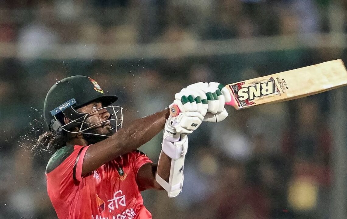 নিজের পারফরম্যান্স নিয়ে খুশি জাকের