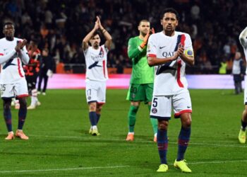 ম্যাচে পয়েন্ট হারিয়ে হাসি উধাও পিএসজির খেলোয়াড়দের