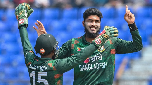 রেকর্ড গড়া বোলিংয়ে র্যাঙ্কিংয়ে বড় লাফ রিশাদের