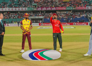 টস হেরে ফিল্ডিংয়ে বাংলাদেশ