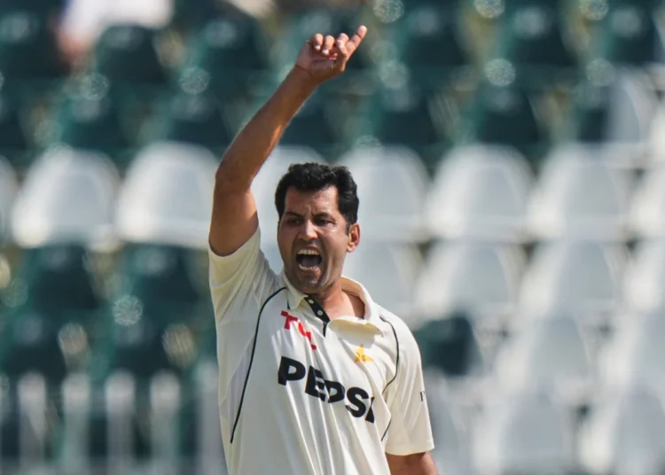 অভিষেকেই ৩৮ বছর বয়সী আফ্রিদির বিশ্ব রেকর্ড