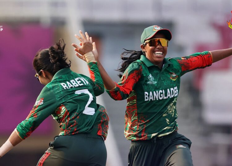 বাঁচা-মরার ম্যাচে ২০৩ রানের লক্ষ্য পেল বাংলাদেশ