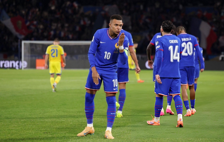 এমবাপ্পের-জোড়া-গোলে-চূড়ান্ত-পর্বে-ফ্রান্স