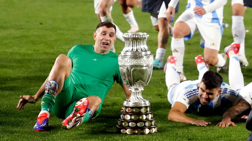 আর্জেন্টিনা দলে নেই এমিলিয়ানো মার্টিনেজ