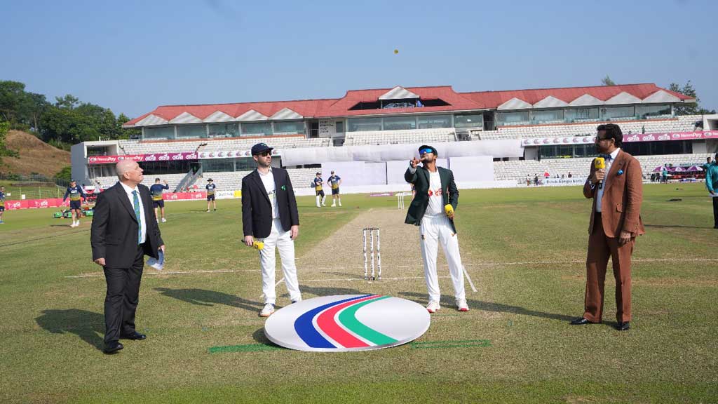 সিলেট টেস্টে টস হেরে ফিল্ডিংয়ে বাংলাদেশ