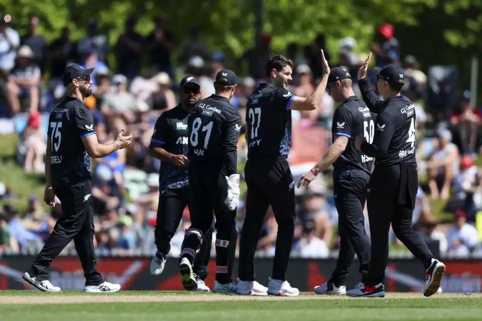 রেকর্ড জুটি গড়েও উইন্ডিজের হার