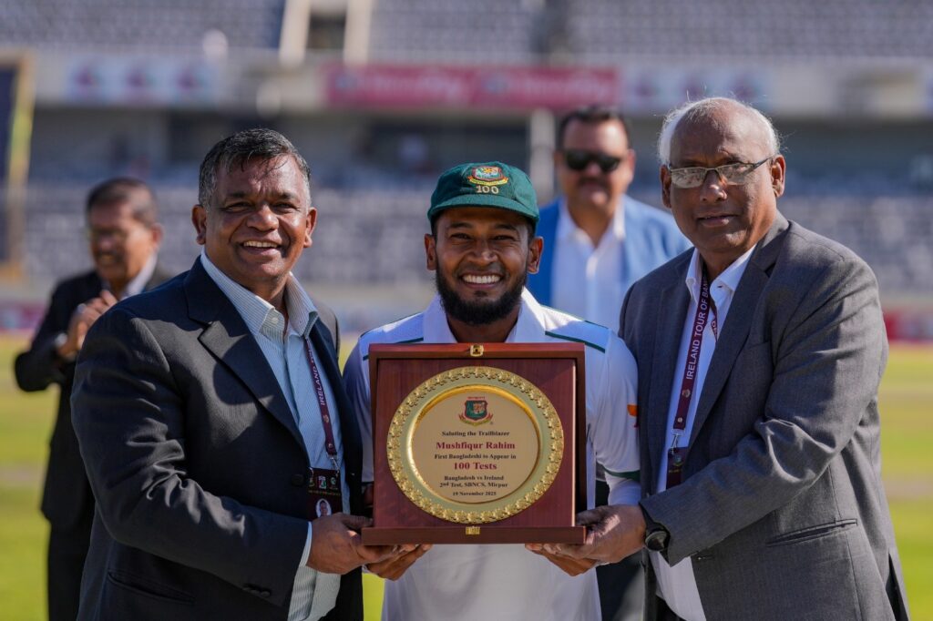 শততম টেস্টে যাদের কৃতজ্ঞতা দিলেন মুশফিক