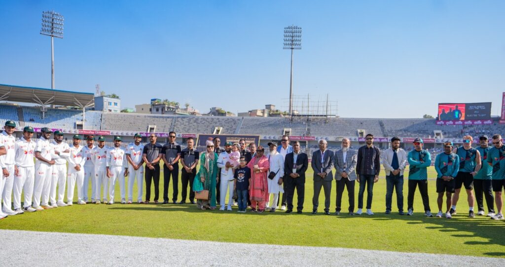 মুশফিকের শততম টেস্টে বিসিবির সভাপতিসহ টিম ম্যানেজমেন্ট ও জাতীয় দলের সাথে ফটোসেশন