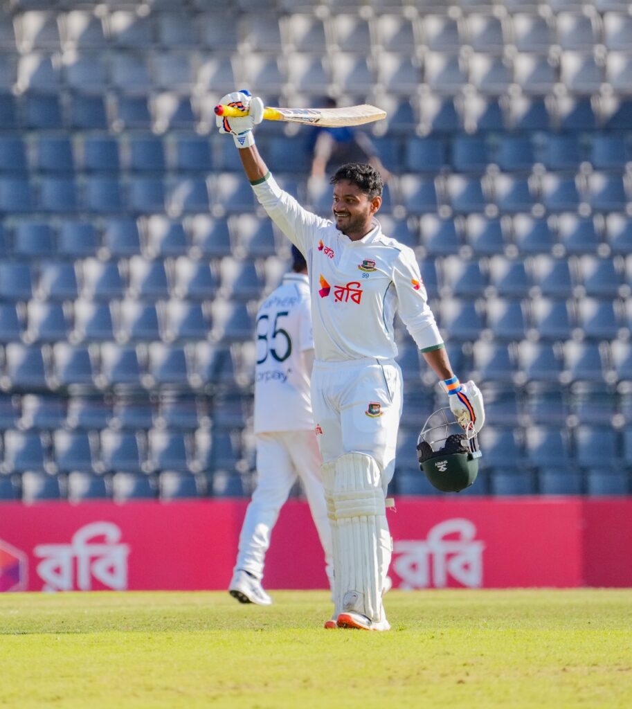 সিলেটে জয়ের সেঞ্চুরিতে এগিয়ে যাচ্ছে বাংলাদেশ
