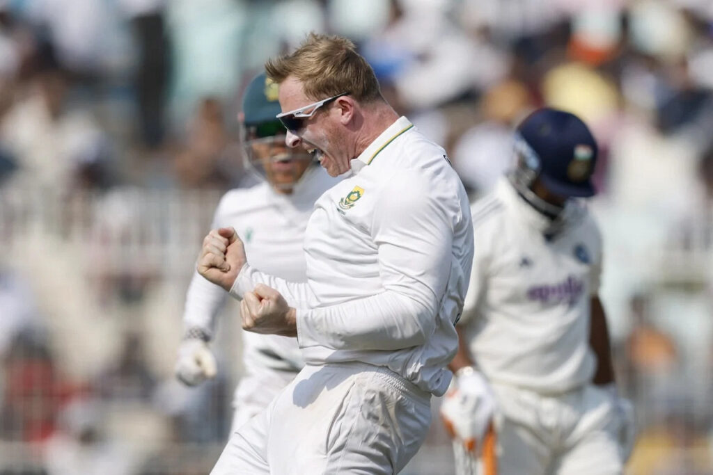 গুয়াহাটিতে লজ্জার হার ভারতের