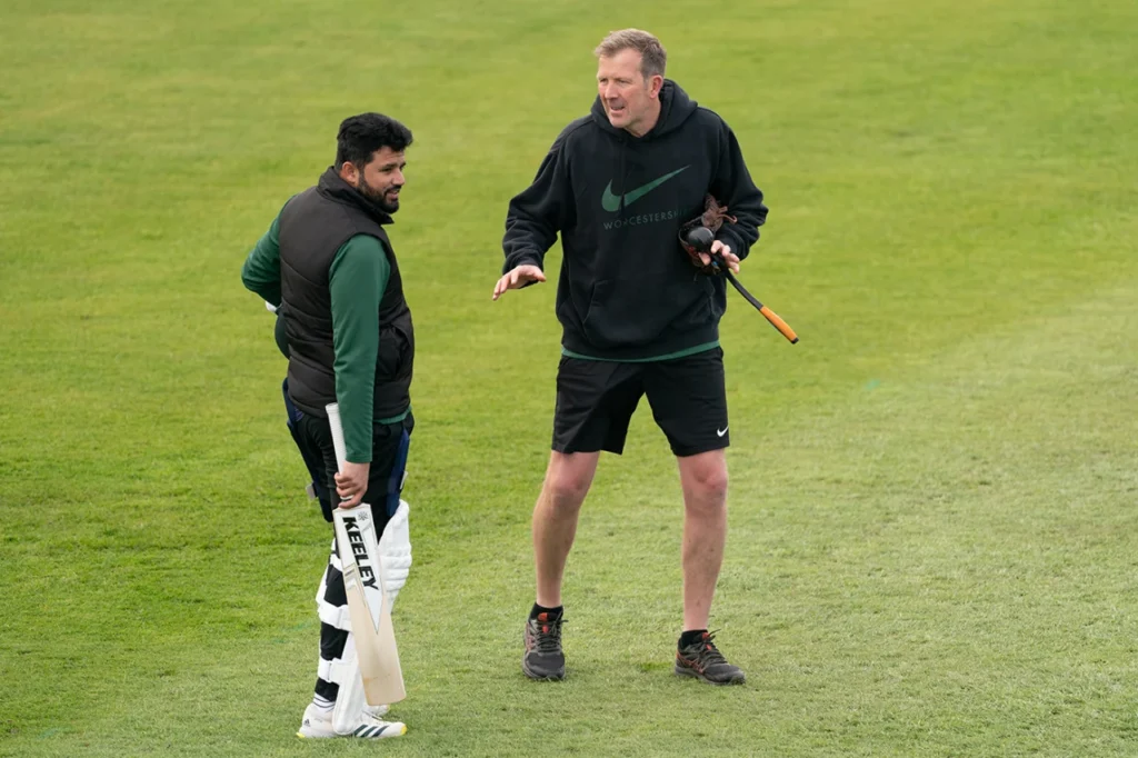 আজহার আলির হঠাৎ সিদ্ধান্ত