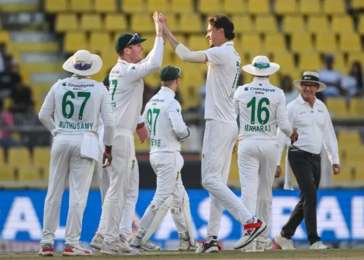 দ.আফ্রিকার চাই ৮ উইকেট, ভারতের লক্ষ্য ৫২২ রান