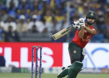 তৃতীয় টি-টোয়েন্টিতে দলে ফিরলেন শামীম হোসেন