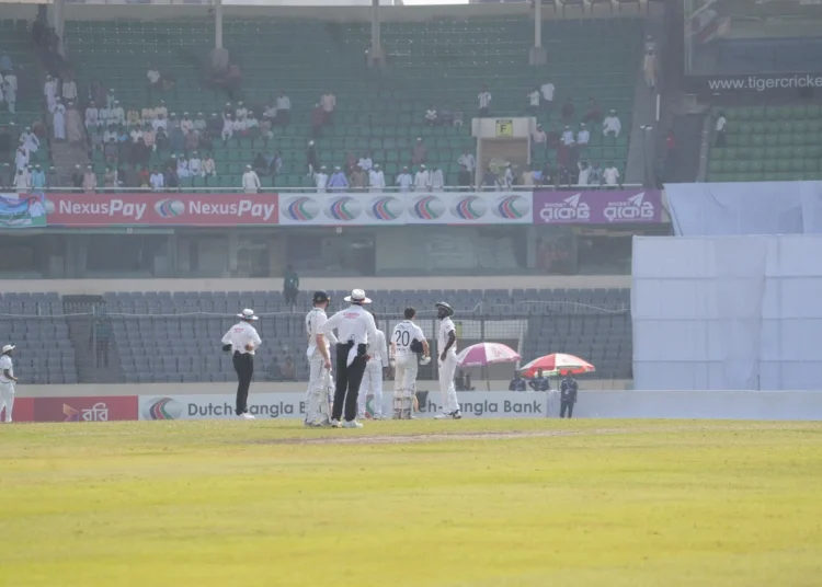 লাঞ্চ বিরতিতে আয়ারল্যান্ডের সংগ্রহ ২১১/৭