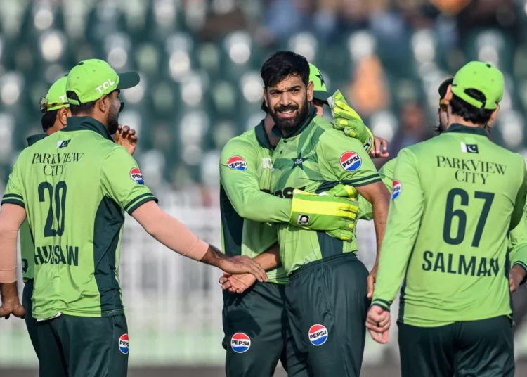 সিরিজের সেরা খেলোয়াড় হারিস রউফ ৯ উইকেট নিয়েছেন ৩ ম্যাচে