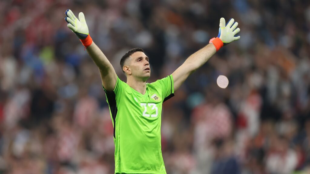 আর্জেন্টিনা দলে নেই এমিলিয়ানো মার্টিনেজ