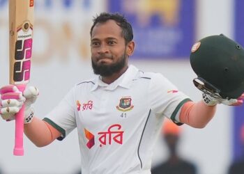 ঐতিহাসিক টেস্টের পর সুখবর পেলেন মুশফিক