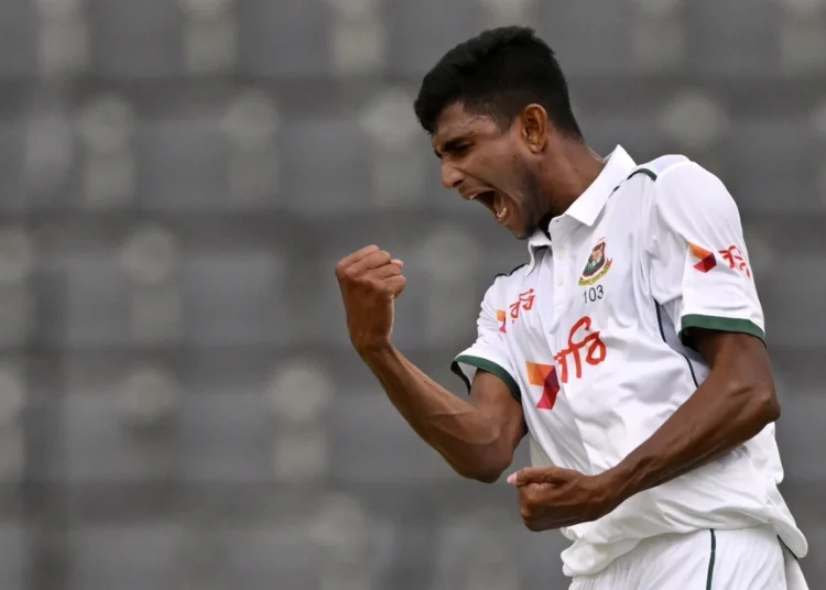 সিলেট টেস্টের ১ম ইনিংসে ১ উইকেট পেয়েছেন নাহিদ