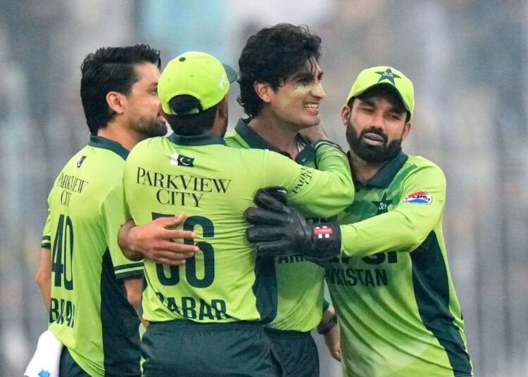 প্রায় ৪ মাস পর ফিরে নাসিম শাহ ৩ উইকেট নিয়ে পাকিস্তানের জয়ে ভূমিকা রাখেন