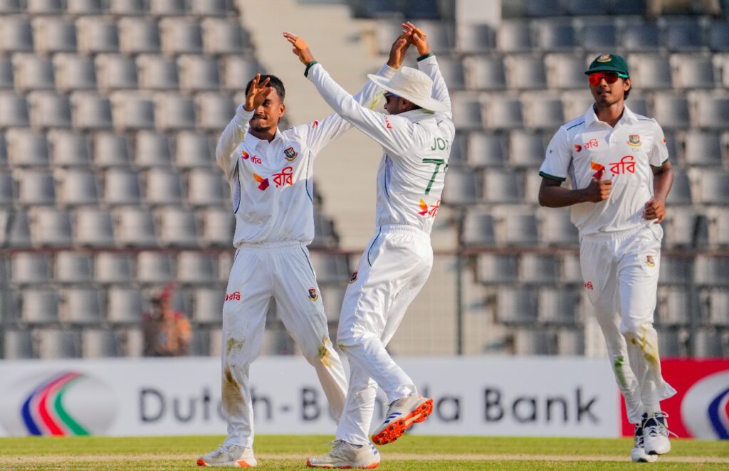 ২১৮ রানে ৬ উইকেট হারাল আয়ারল্যান্ড