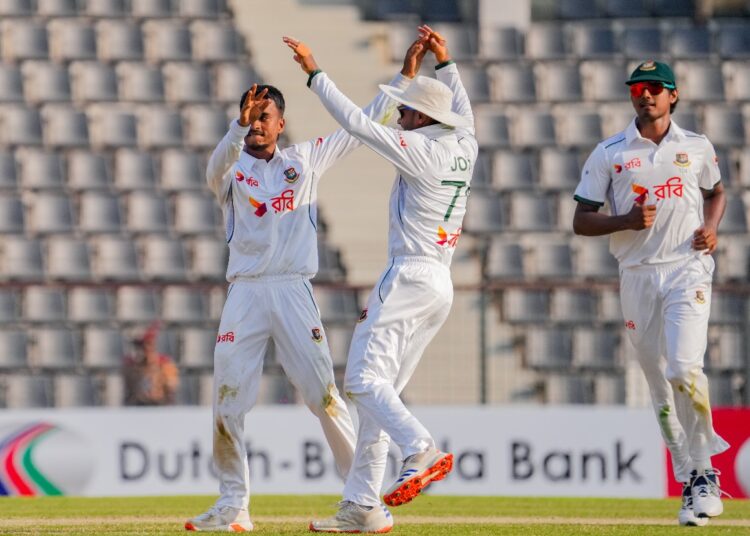 ২১৮ রানে ৬ উইকেট হারাল আয়ারল্যান্ড