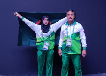 উশুর ৫৬ কেজি ক্যাটাগোরিতে ব্রোঞ্জ জয়ের পর শিখার উল্লাস