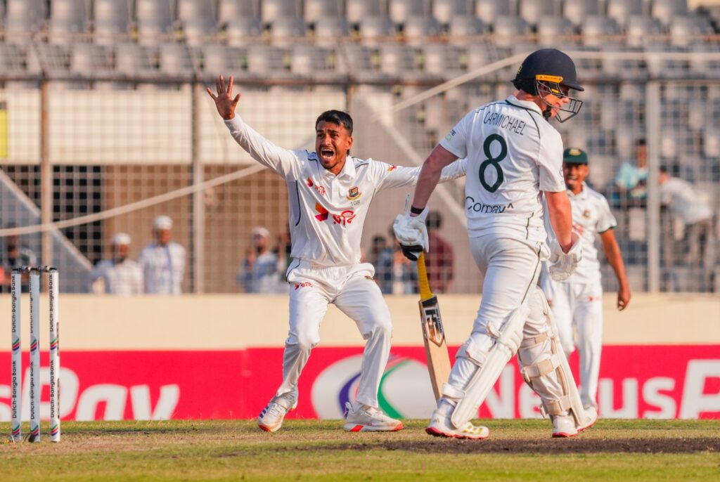 তৃতীয় দিন ব্যাটিং সতর্ক আয়ারল্যান্ড