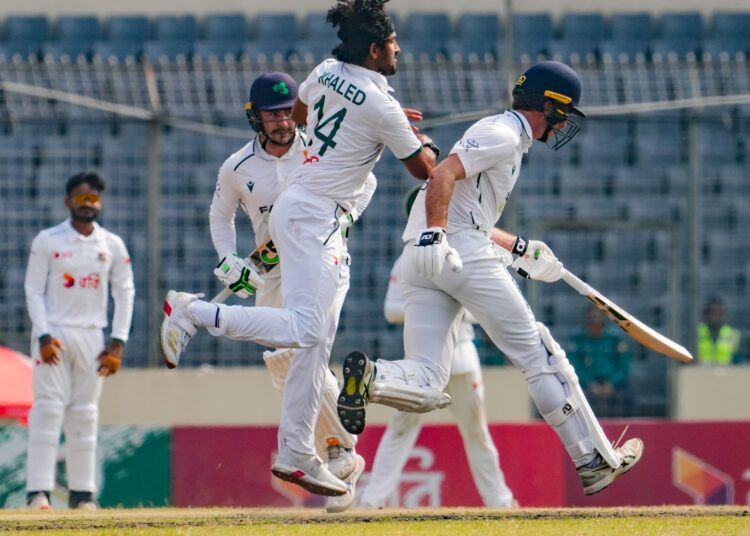 মুশফিকের ঐতিহাসিক টেস্ট - একের ভিতর সব