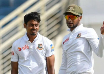 টেস্টে উইকেট শিকারে সাকিবকে ছুঁয়ে ফেলেছেন তাইজুল