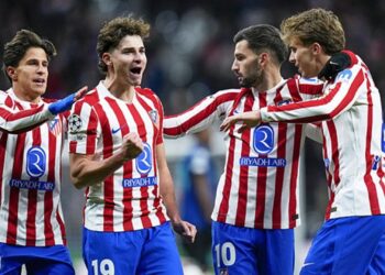 আলভারেজকে ঘিরে সতীর্থদের উল্লাস