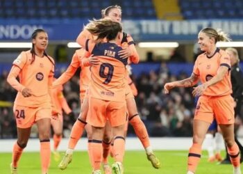 সমতাসূচক গোলের পর বার্সেলোনার খেলোয়াড়দের উল্লাস