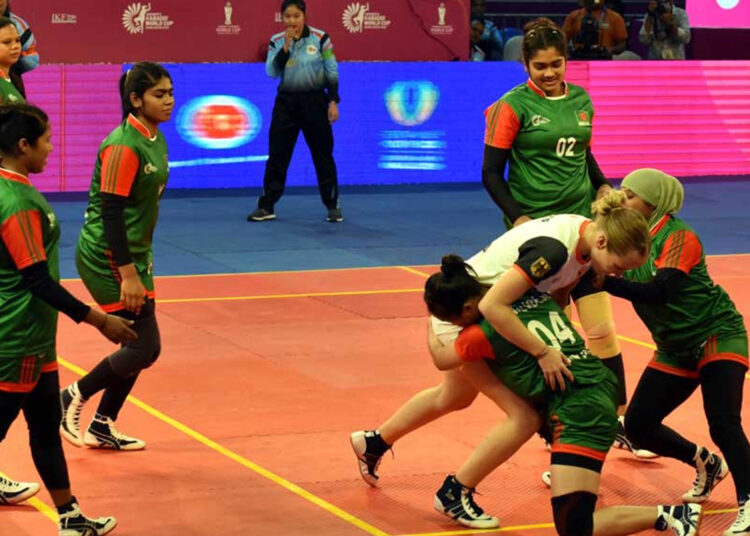 জার্মান মেয়েদের একটি আক্রমণ রুখে দিয়েছে বাংলাদেশ