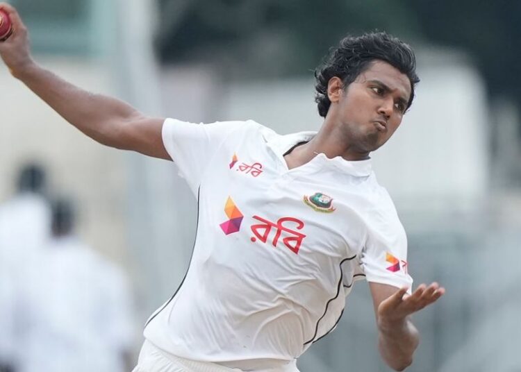 সিলেটে দিনের প্রথম ওভারেই হাসানের আঘাত