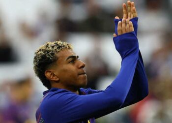 ইতিহাস গড়ে বর্ষসেরা একাদশে ইয়ামাল