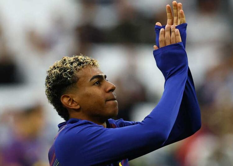 ইতিহাস গড়ে বর্ষসেরা একাদশে ইয়ামাল