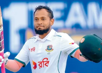 নতুন ইতিহাসের অপেক্ষায় মুশফিক