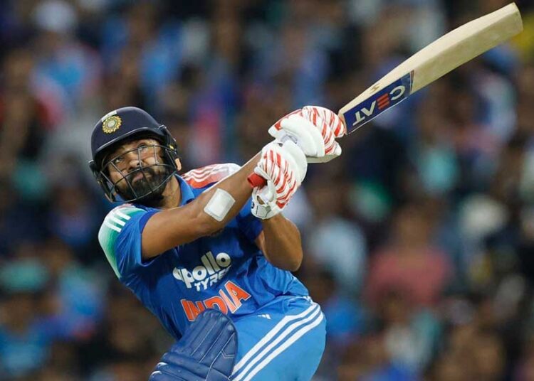 আফ্রিদিকে হটিয়ে রোহিতের বিশ্ব রেকর্ড