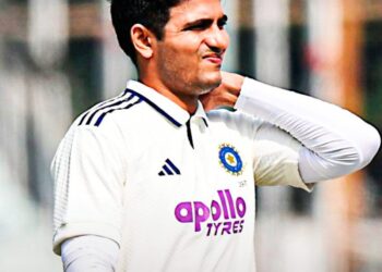 টেস্টের মাঝেই দুঃসংবাদ পেল ভারত