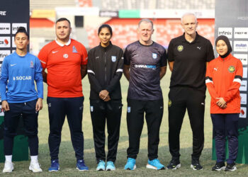 নারী ফুটবল সিরিজে ৩ দলের অধিনায়ক ও কোচ