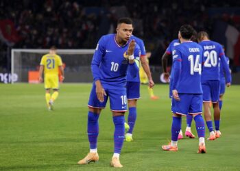 এমবাপ্পের-জোড়া-গোলে-চূড়ান্ত-পর্বে-ফ্রান্স